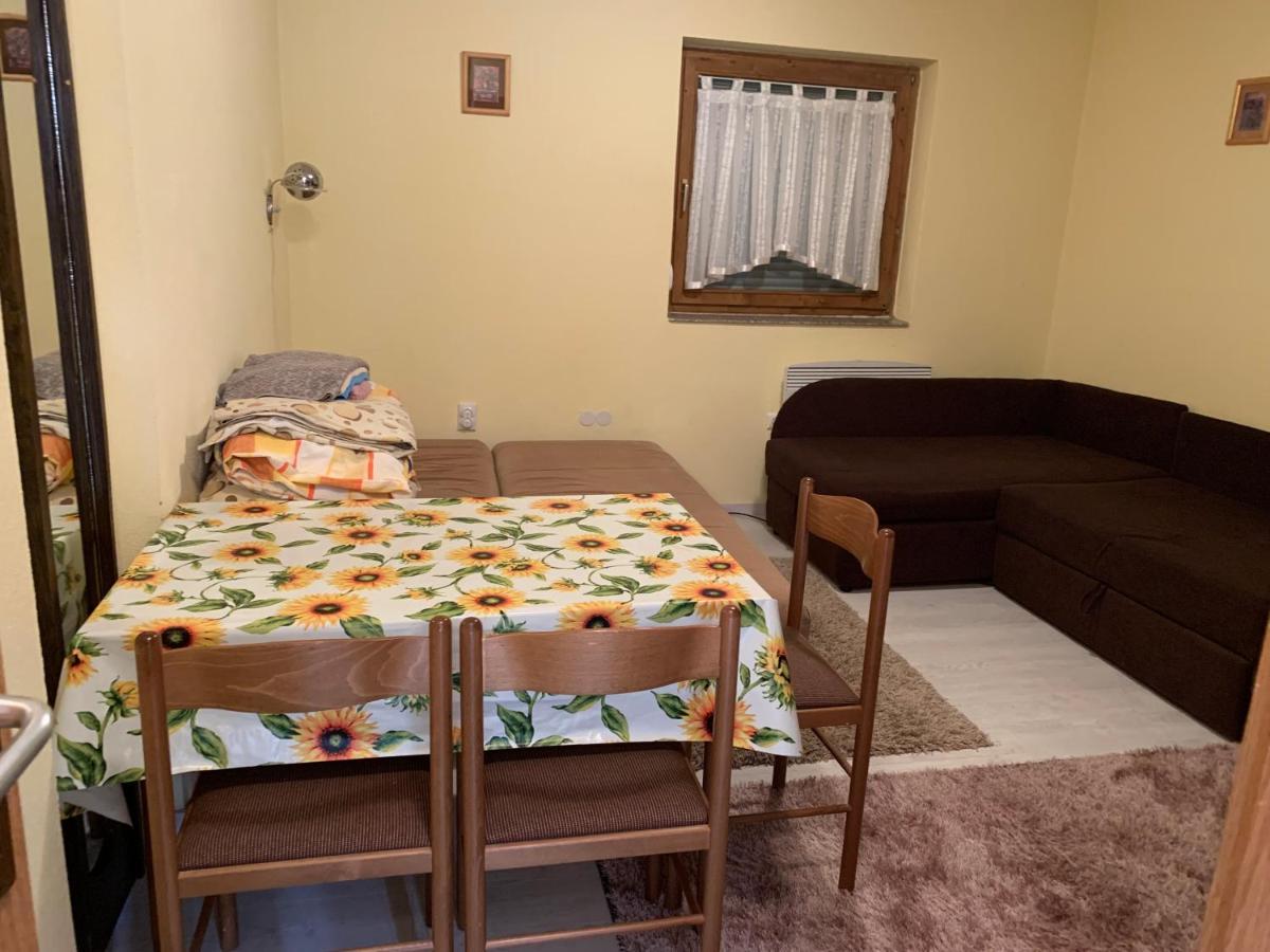 Apartments Vanja Яхорина Екстер'єр фото